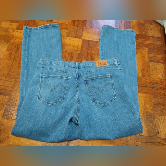 Levi's Classic Boot Cut Embroidered Floral Blue Jeans Women's Size 16 - Picture 5 of 6